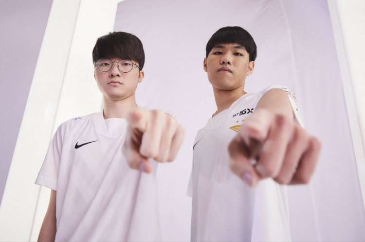 由外援担纲 由外援担纲